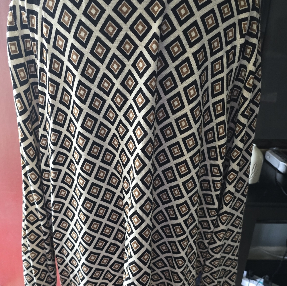 Charter Club Gray and Cream Diamond Pattern Sweater